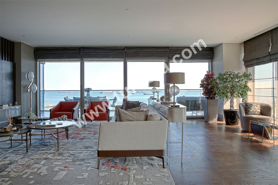 Open Your Windows To The Sea, Life In Bakirkoy